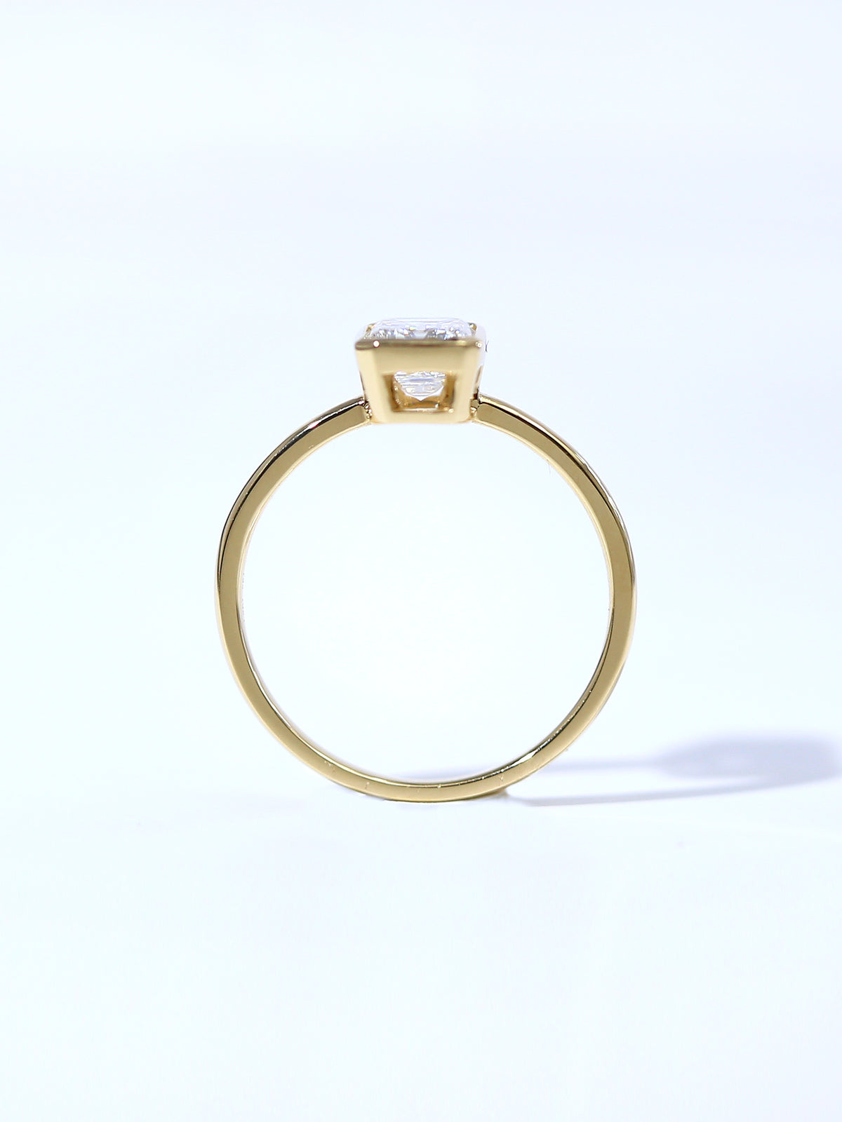 Emerald Solitaire Bezel Set Ring – Classic Plain Band – Timeless Design – Lab-Grown Diamond