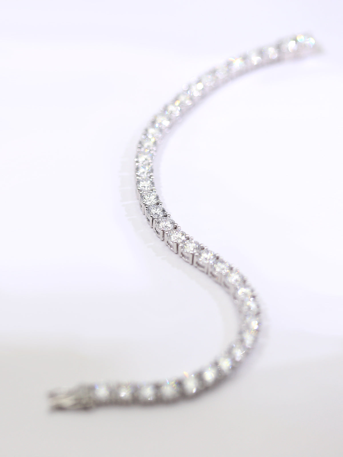 Classic Round Brilliant Lab-Grown Diamond Solitaire Tennis Bracelet